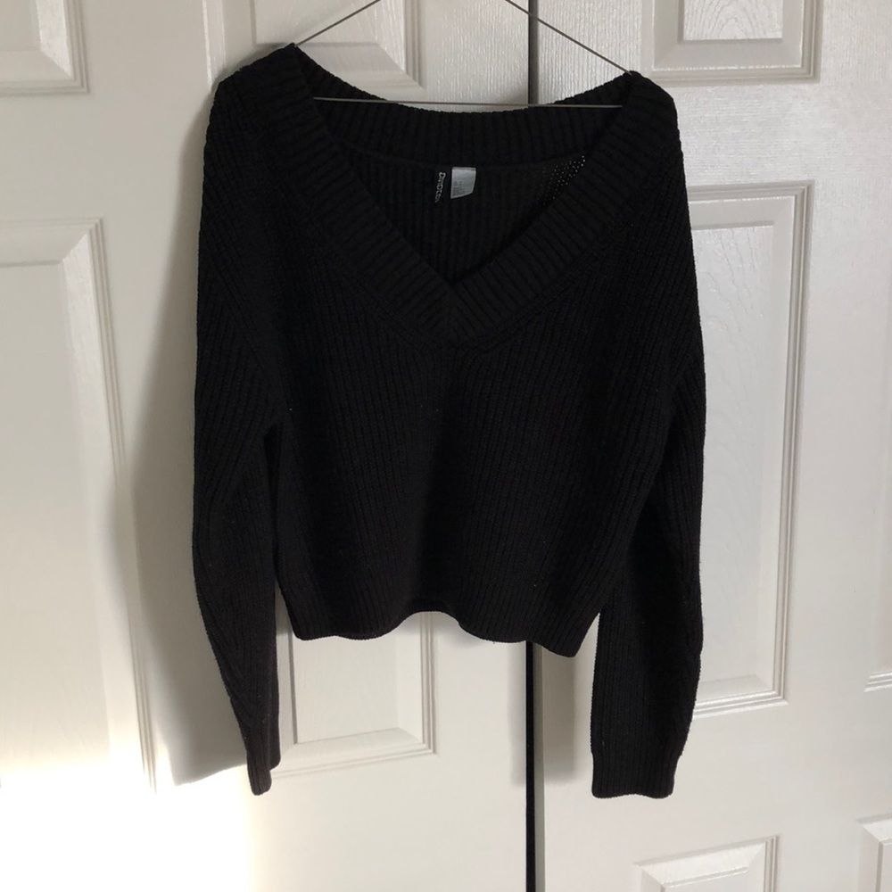 COPY - v-neck , off the shoulder knit sweater